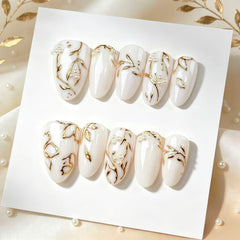 Gilt Pearl Flower Presson on Nails 10Pcs Medium Almond Nails