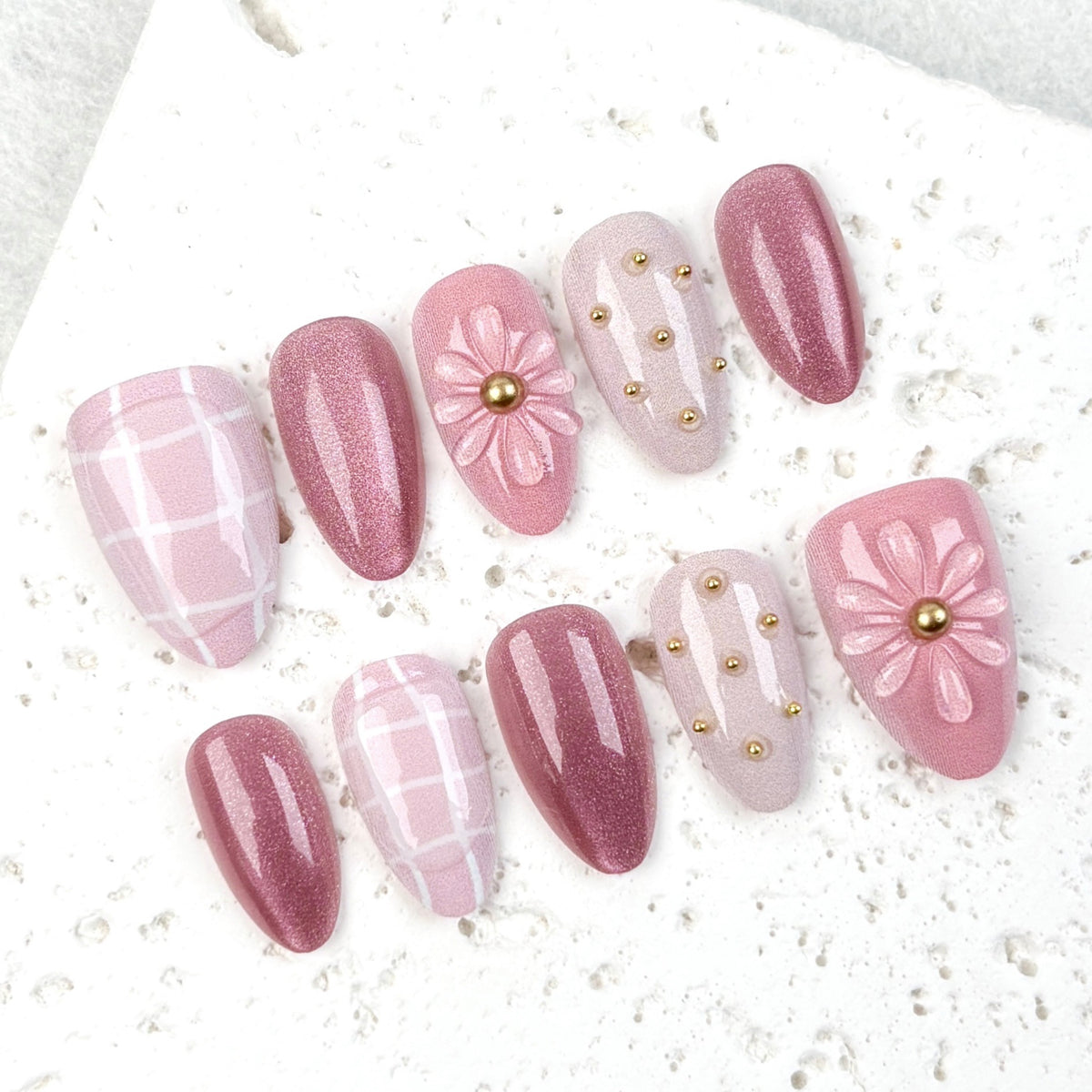 Plaid Cat Eye on Nails 10Pcs Medium Almond Nails