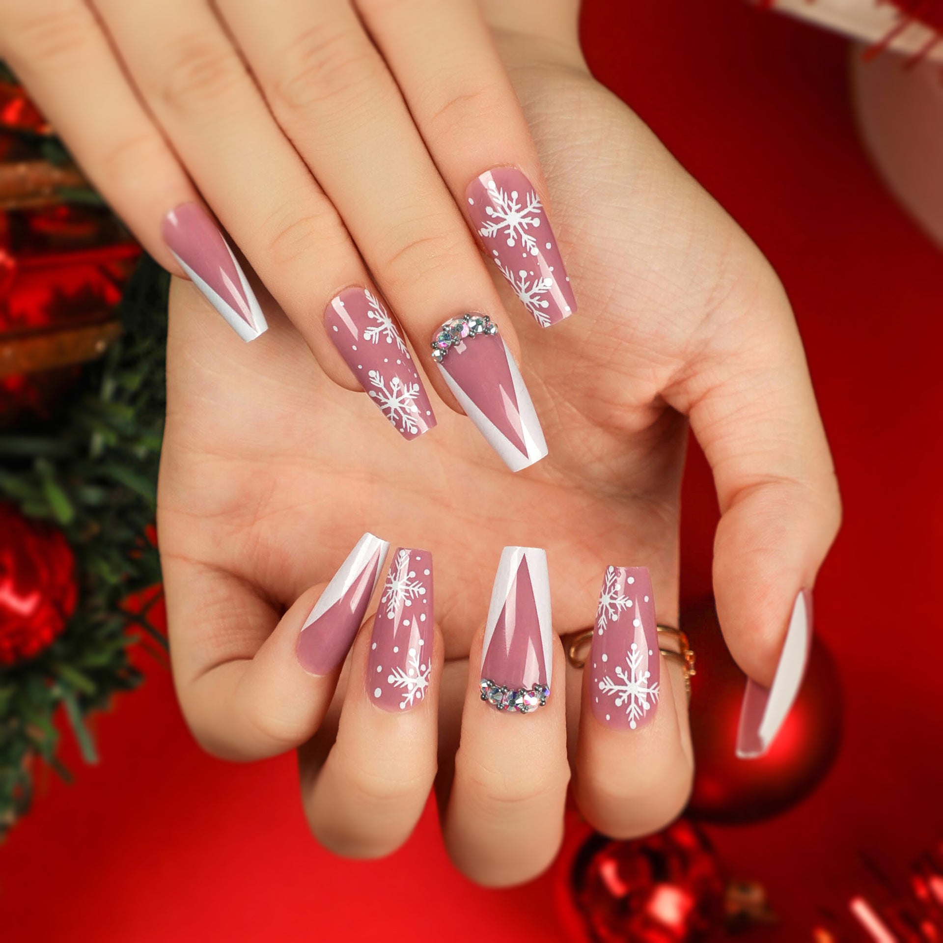 Snowflake Diamond Press on Nails 24Pcs Medium Squoval Nails