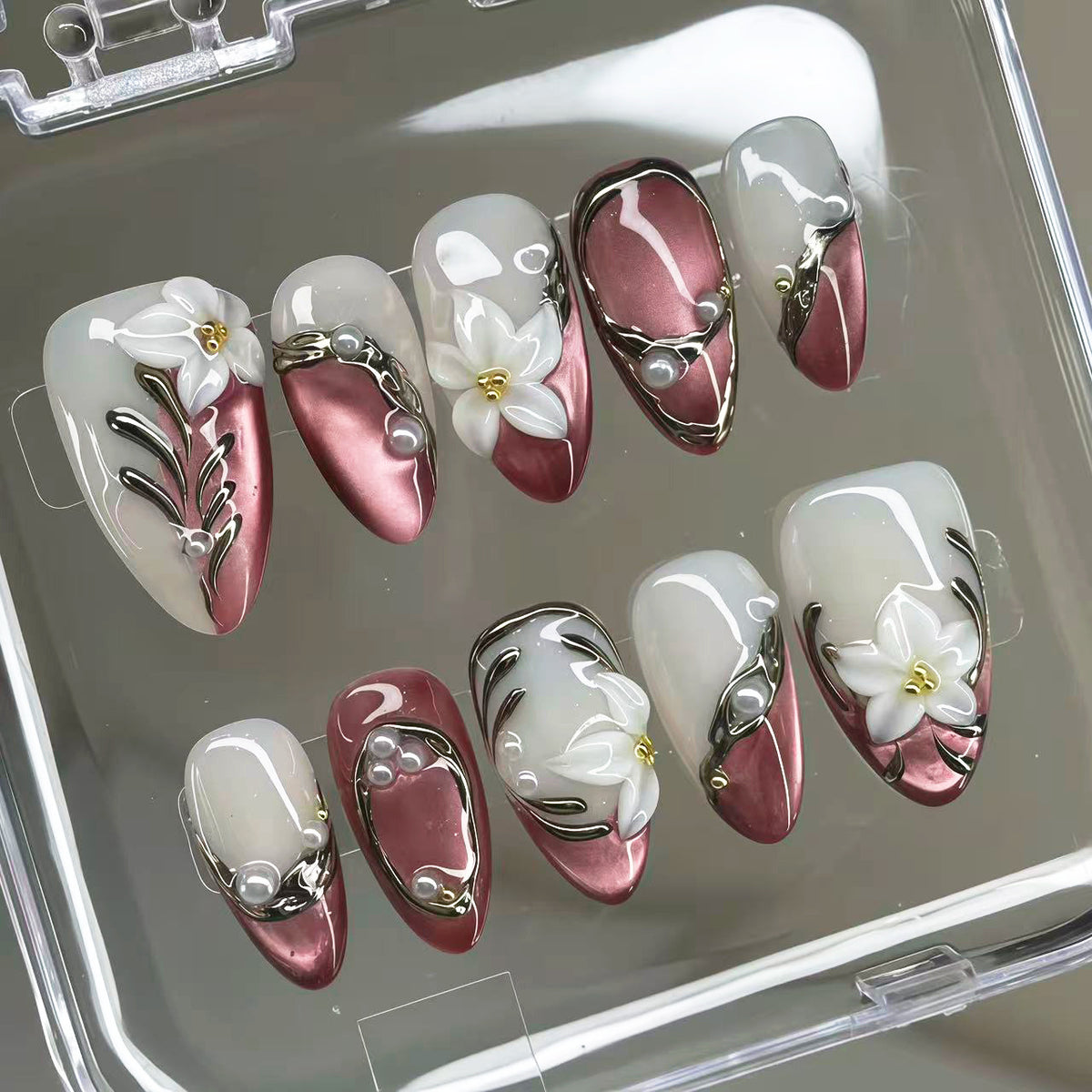 Gilt Magnolia Presson on Nails 10Pcs Medium Almond Nails