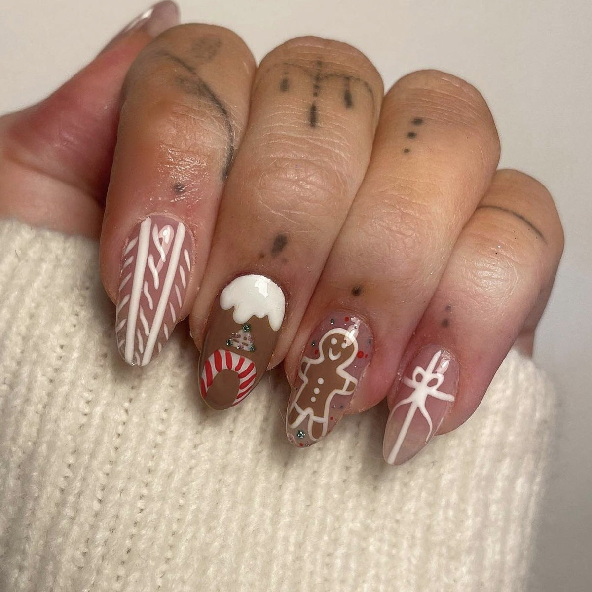 Gingerbread Man Candy Bow Press on Nails 24Pcs Medium Almond Nails