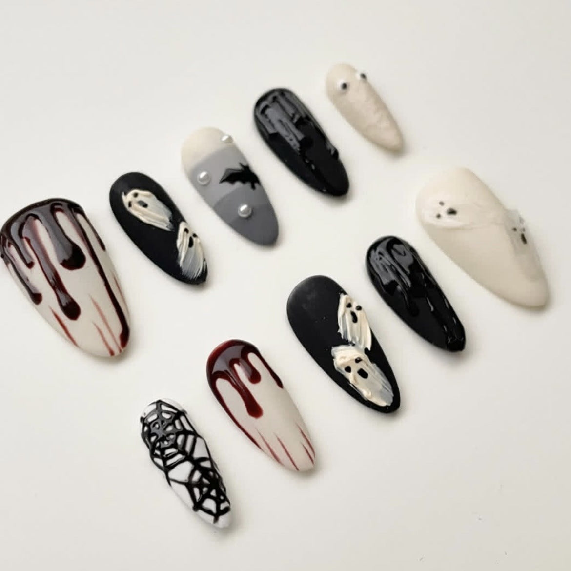 Frosted Ghost Bat（Handmade press on nails）/10Pcs Almond Nails