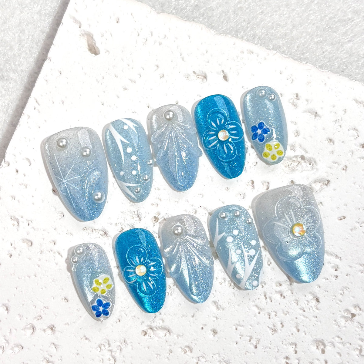 Ice Bloom Press on Nails 10Pcs Short Almond Nails