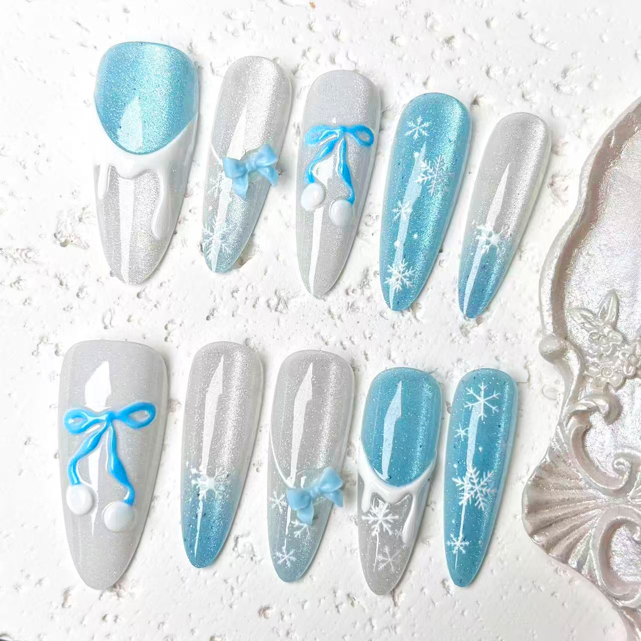 Winter Confession Blue Cat Eye（Handmade press on nails）/10Pcs Almond Nails