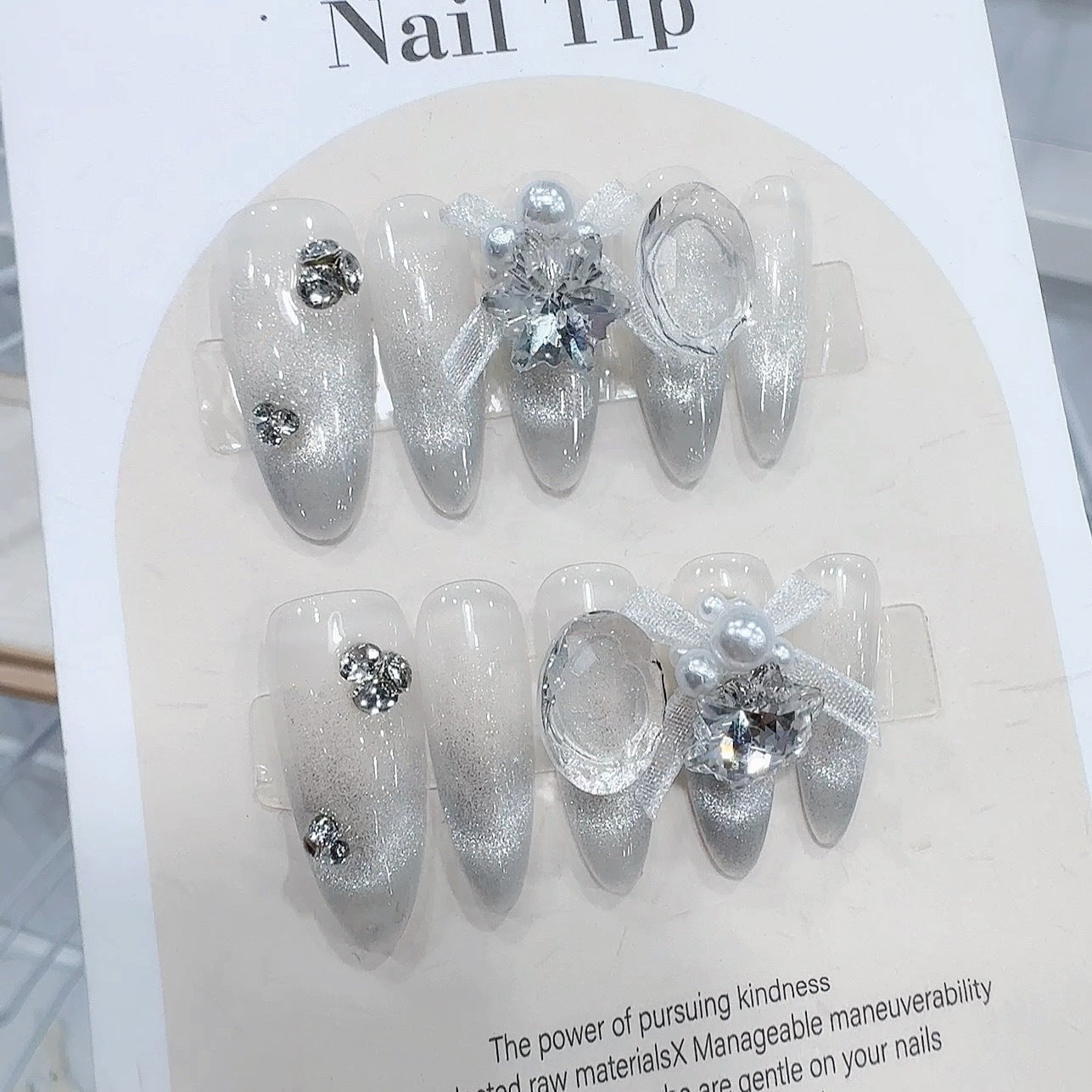 Ice-Clear Diamond Cat Eye Handmade press on Nails / 10Pcs  Almond Nails