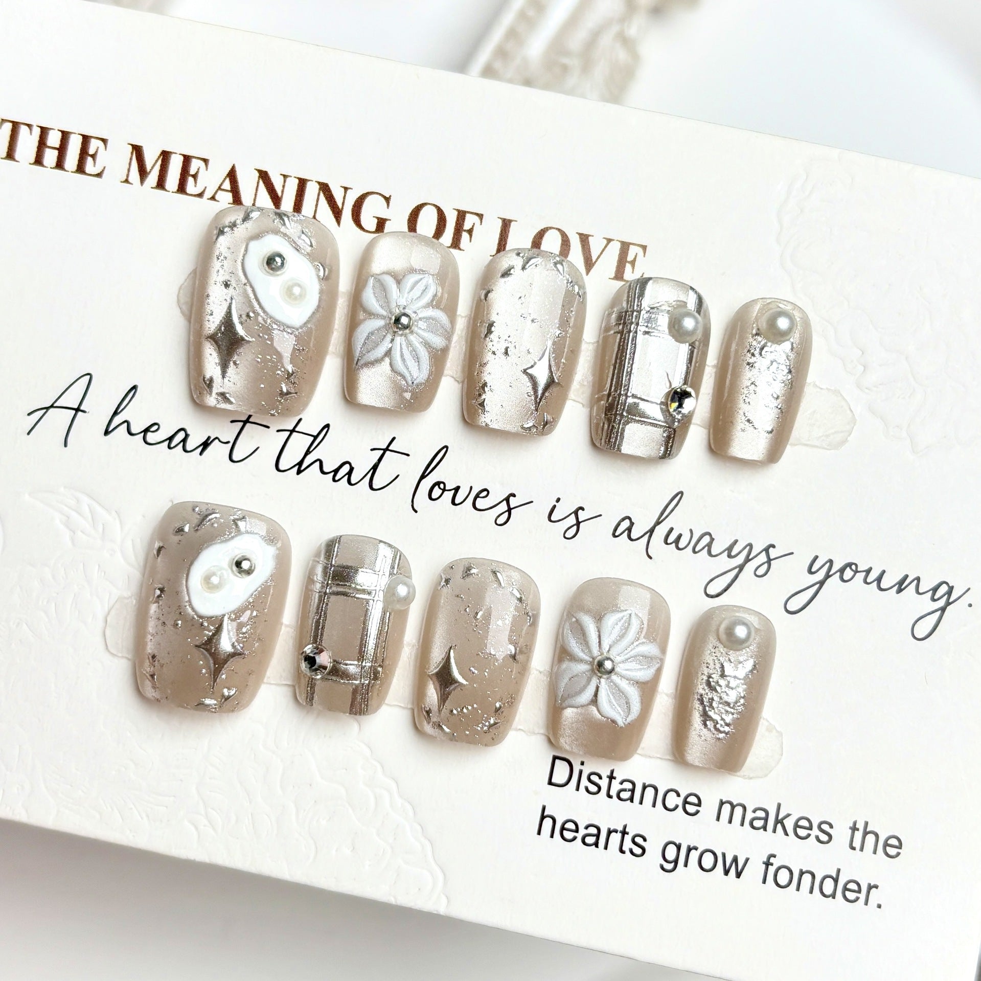 White Moonlight Flowers（Handmade press on nails）/10Pcs Suqare Nails