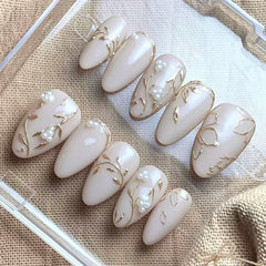 Gilt Pearl Flower Presson on Nails 10Pcs Medium Almond Nails